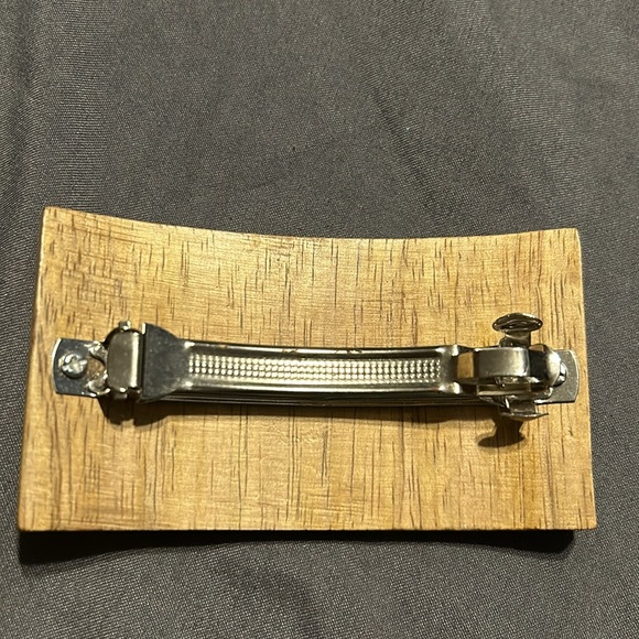 NWOT Artisan Shell and Wood Hair Clip - Picture 2 of 6